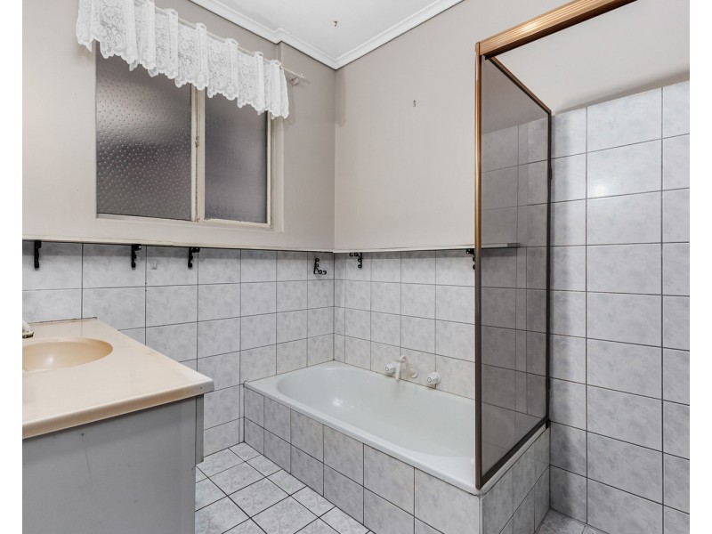 25 Yeldham Drive, Morphett Vale SA 5162