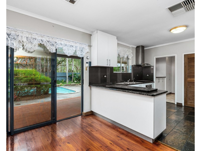 25 Yeldham Drive, Morphett Vale SA 5162