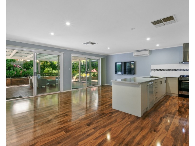 7 Traeger Court, Woodcroft SA 5162
