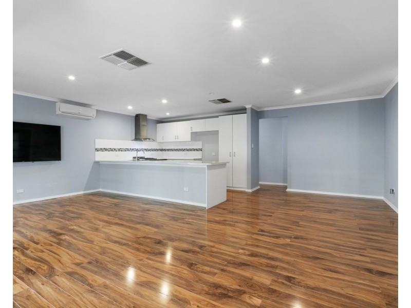 7 Traeger Court, Woodcroft SA 5162