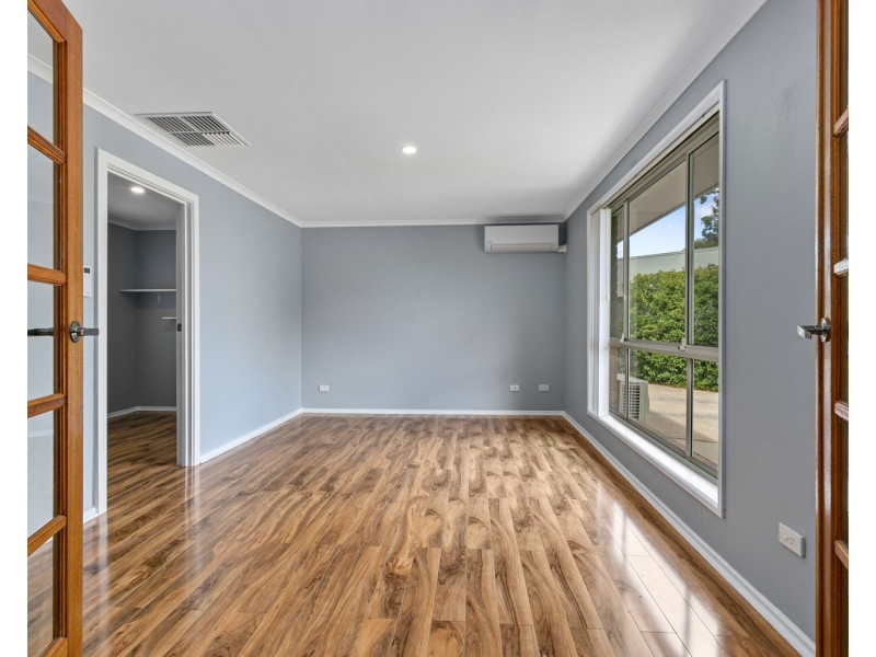 7 Traeger Court, Woodcroft SA 5162