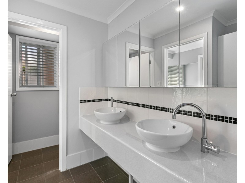 7 Traeger Court, Woodcroft SA 5162