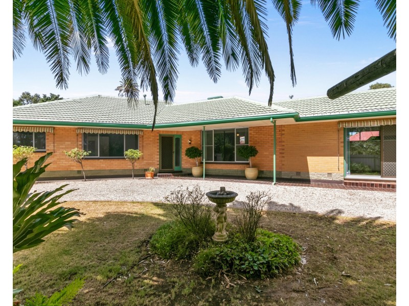 4 Yeldham Drive, Morphett Vale SA 5162