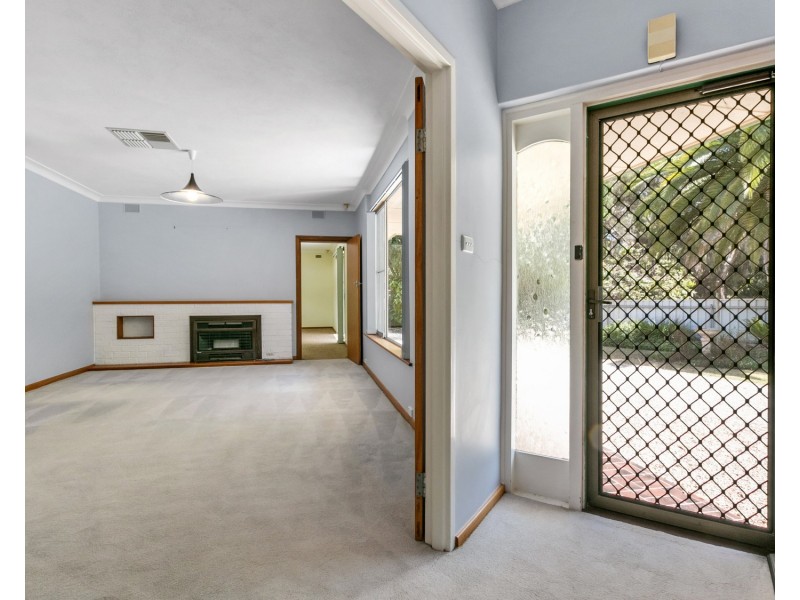 4 Yeldham Drive, Morphett Vale SA 5162