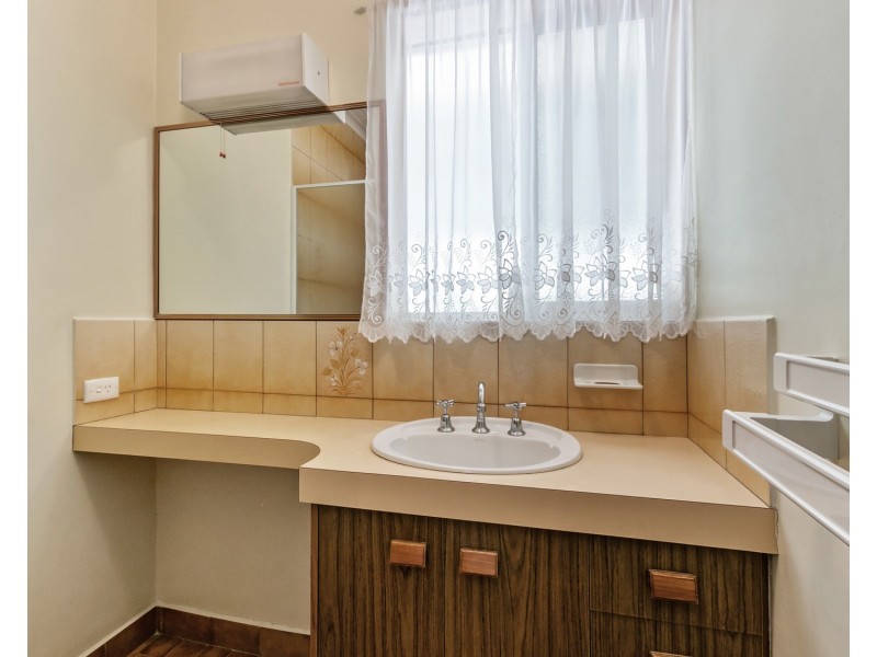 4 Yeldham Drive, Morphett Vale SA 5162