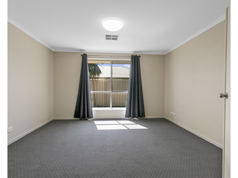 19 Manly Court, Seaford Rise SA 5169