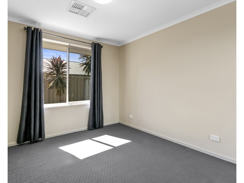 19 Manly Court, Seaford Rise SA 5169