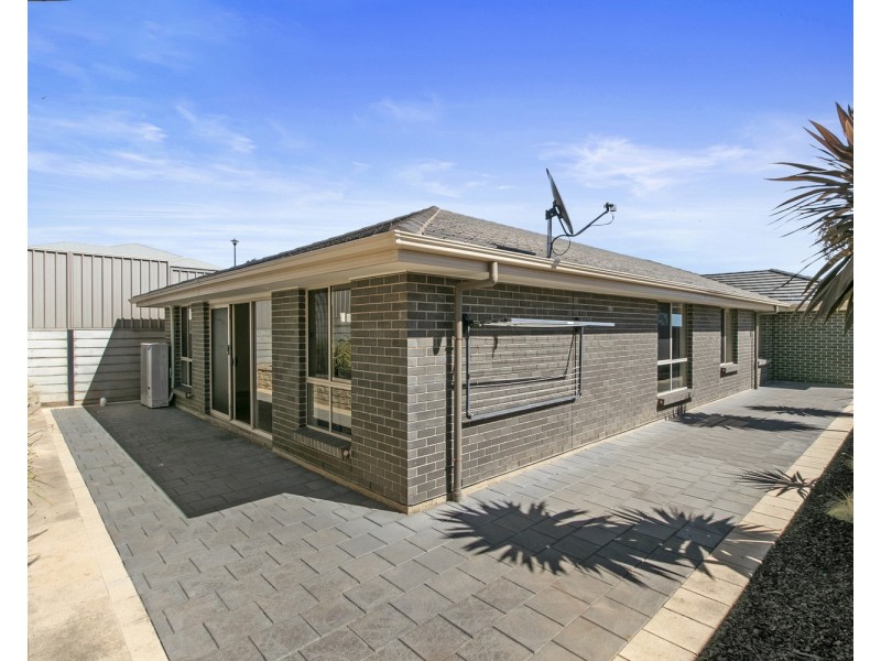 19 Manly Court, Seaford Rise SA 5169