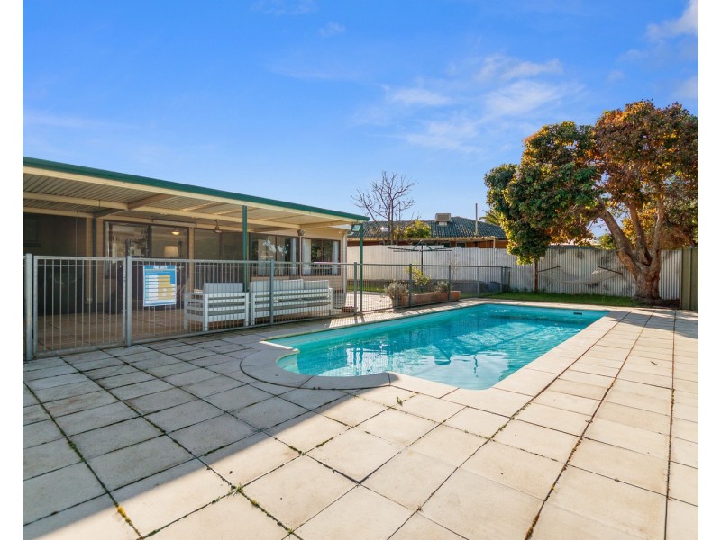 4 Brendan Street, Christie Downs SA 5164