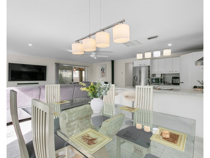 13 Auldstone Place, Huntfield Heights SA 5163