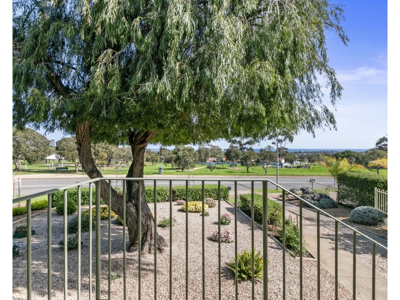 27 Warsaw Crescent, Hackham West SA 5163