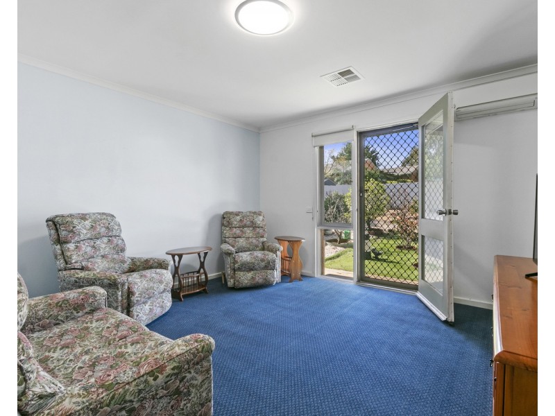 27 Warsaw Crescent, Hackham West SA 5163