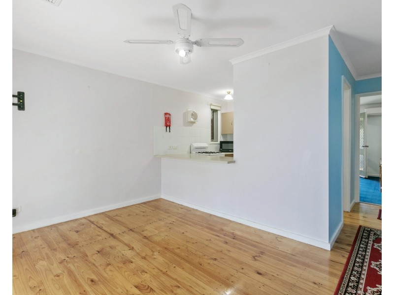 27 Warsaw Crescent, Hackham West SA 5163