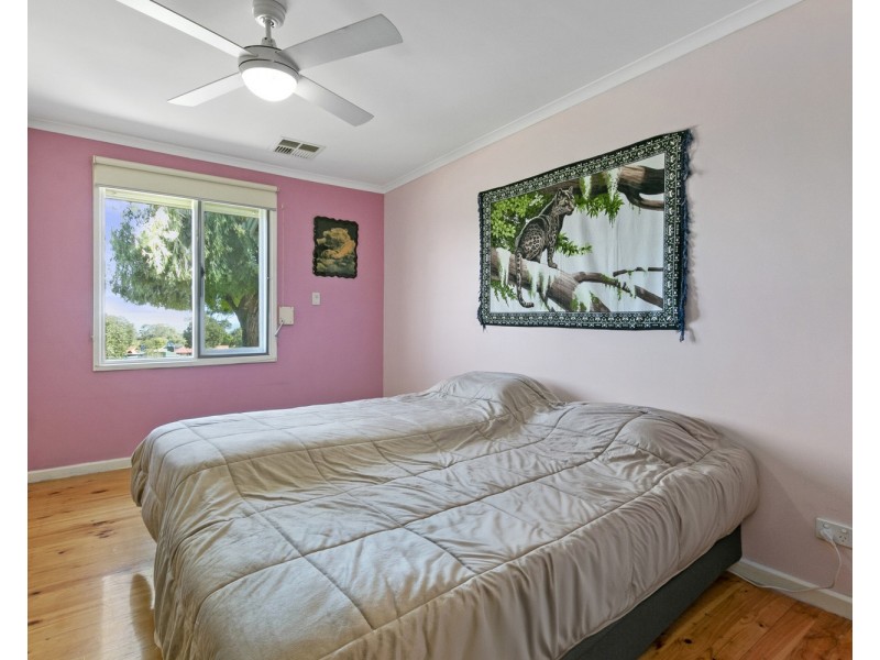 27 Warsaw Crescent, Hackham West SA 5163