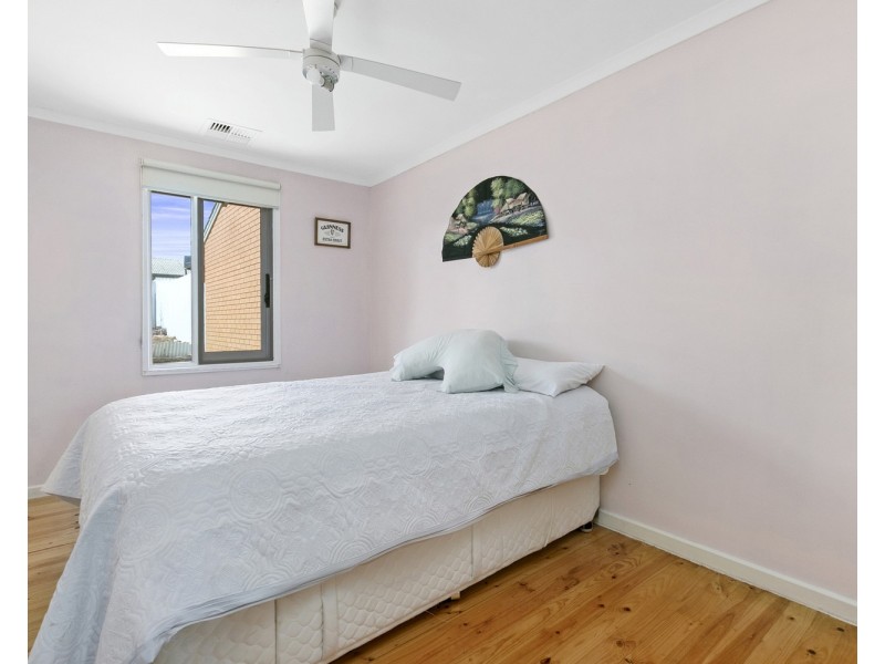 27 Warsaw Crescent, Hackham West SA 5163