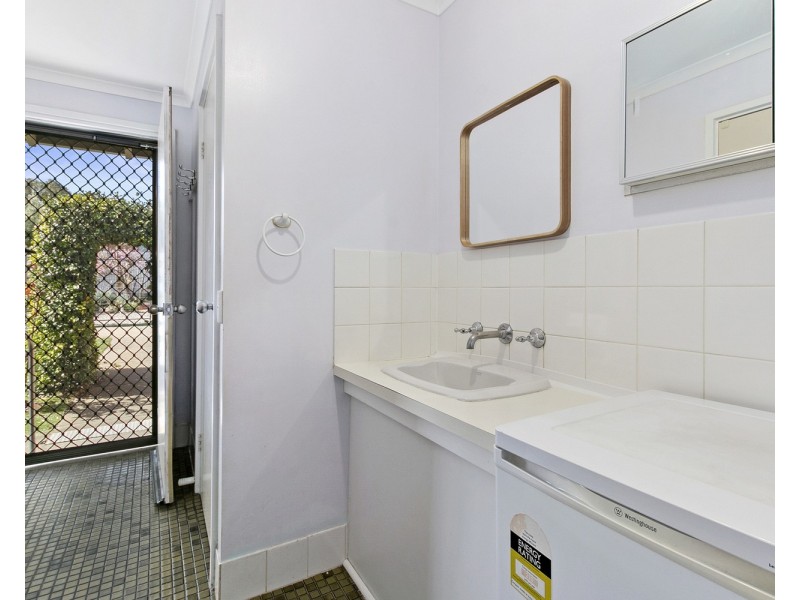 27 Warsaw Crescent, Hackham West SA 5163