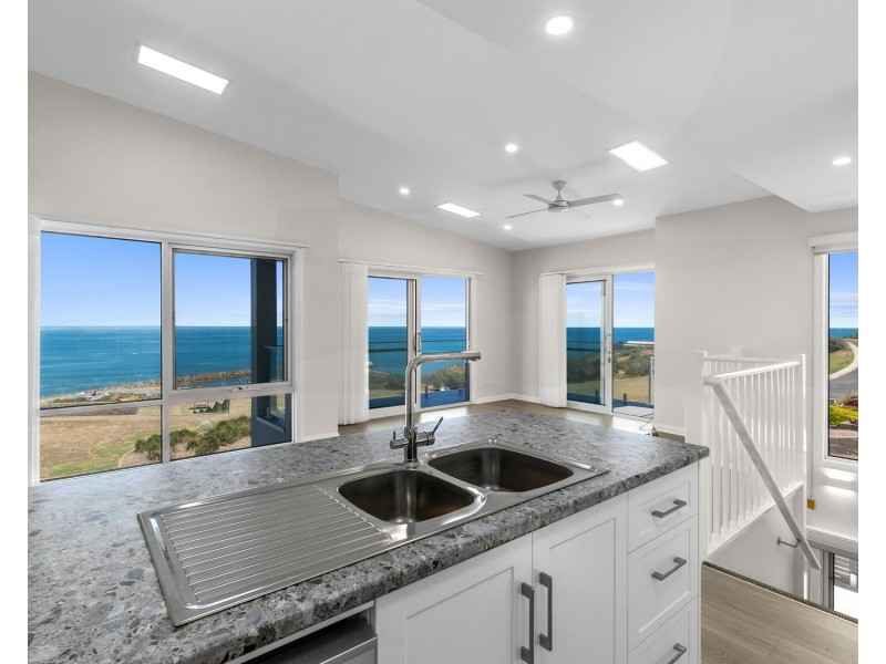 11 Tingira Drive, O’sullivan Beach SA 5166