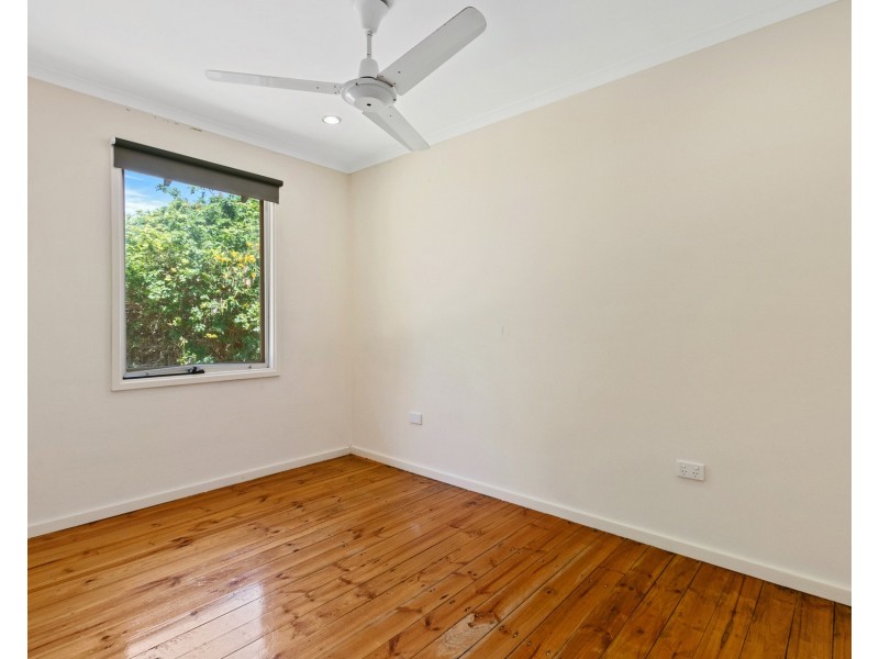 25 Hagen Crescent, Hackham West SA 5163