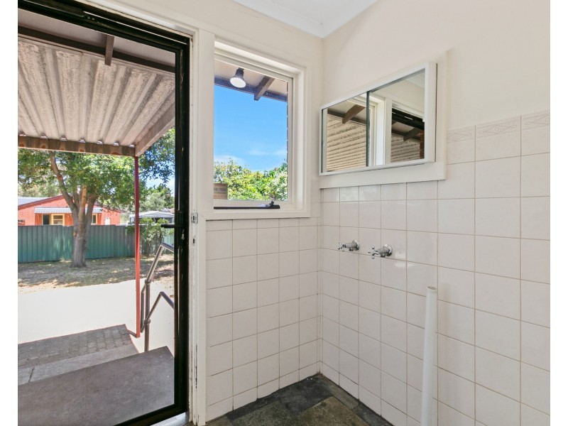 25 Hagen Crescent, Hackham West SA 5163