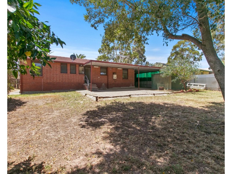 25 Hagen Crescent, Hackham West SA 5163