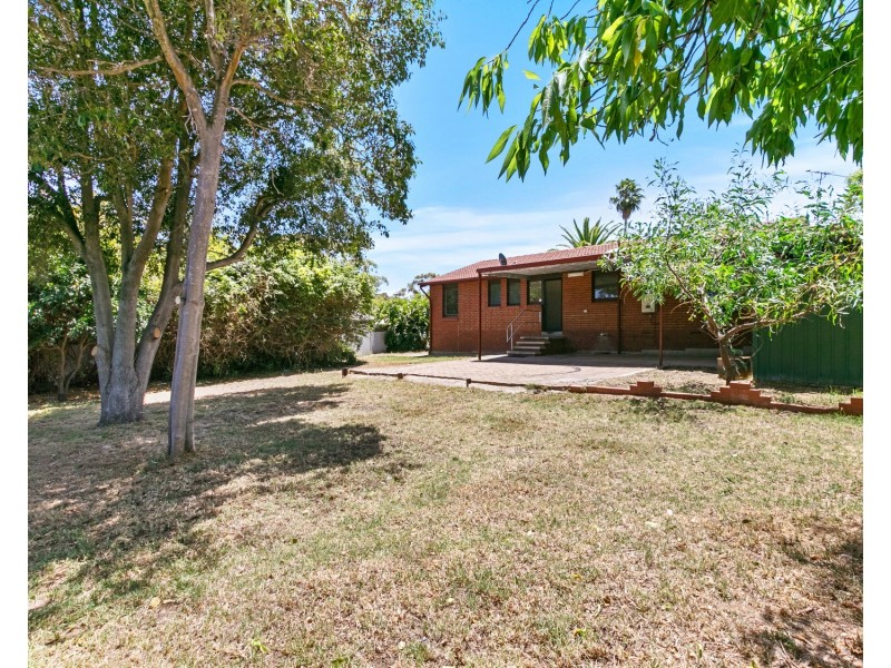 25 Hagen Crescent, Hackham West SA 5163