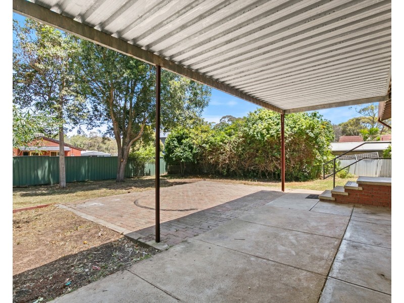 25 Hagen Crescent, Hackham West SA 5163