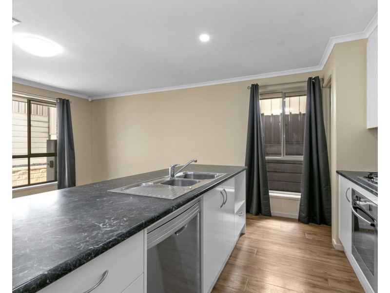 19 Manly Court, Seaford Rise SA 5169