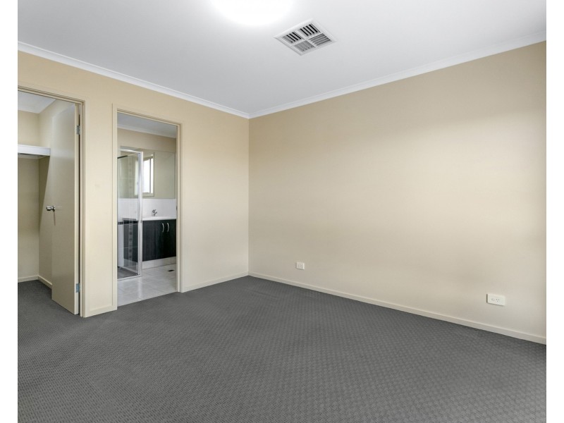 19 Manly Court, Seaford Rise SA 5169