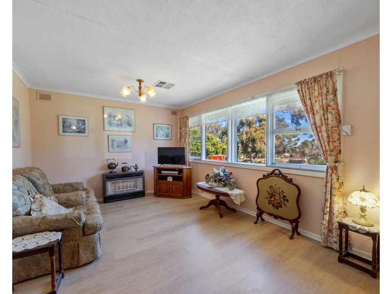 17 Julian Street, Christie Downs SA 5164