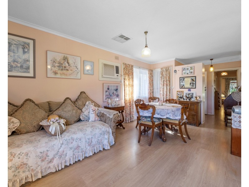 17 Julian Street, Christie Downs SA 5164