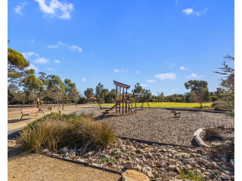 17 Julian Street, Christie Downs SA 5164