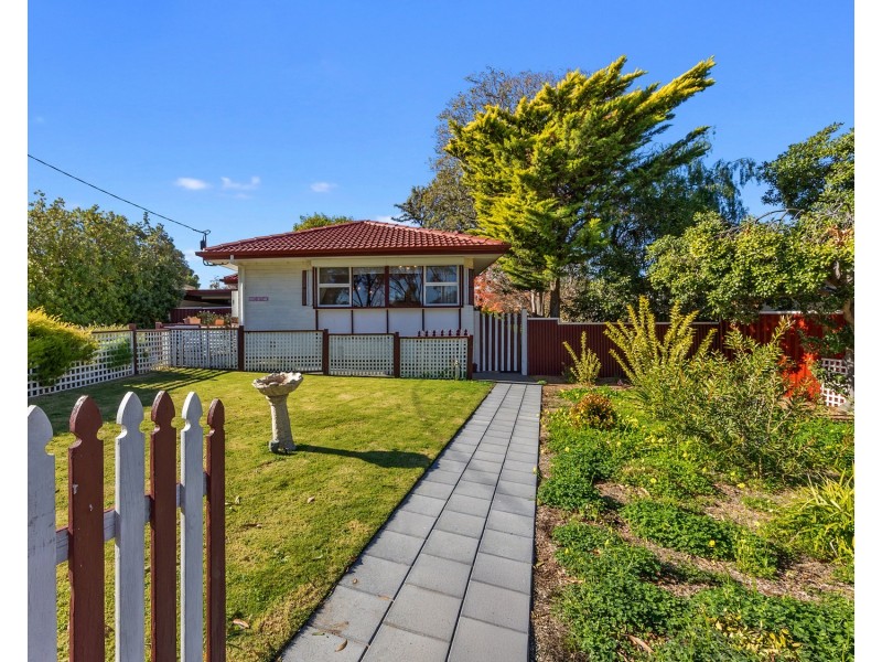 17 Julian Street, Christie Downs SA 5164
