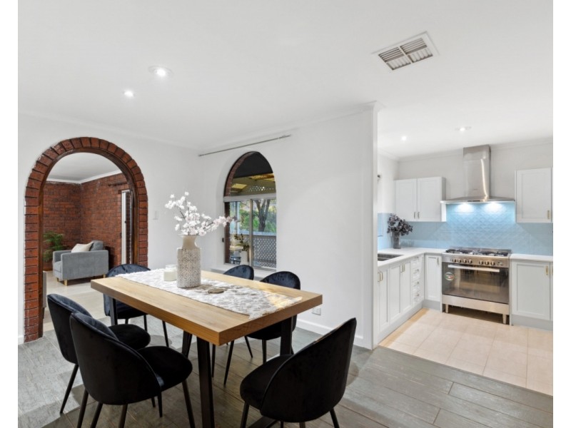 95 Black Road, Flagstaff Hill SA 5159