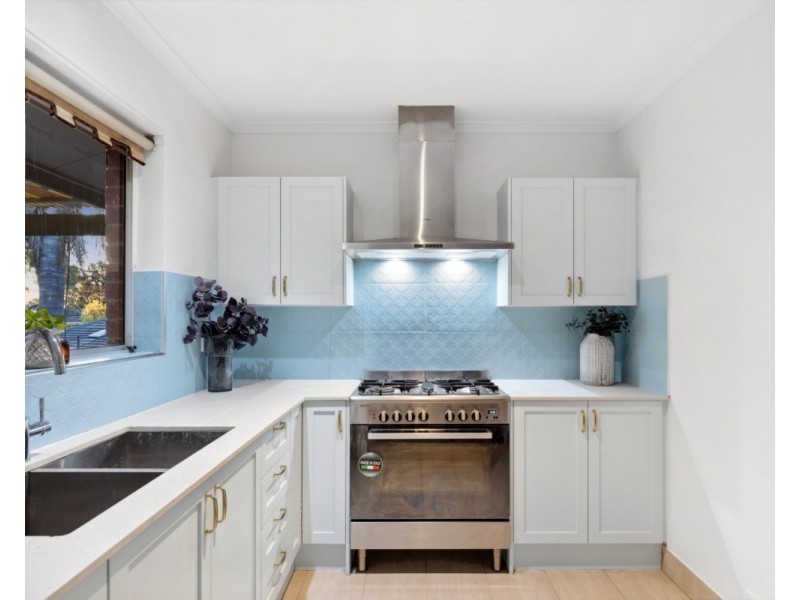 95 Black Road, Flagstaff Hill SA 5159