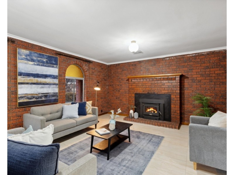 95 Black Road, Flagstaff Hill SA 5159