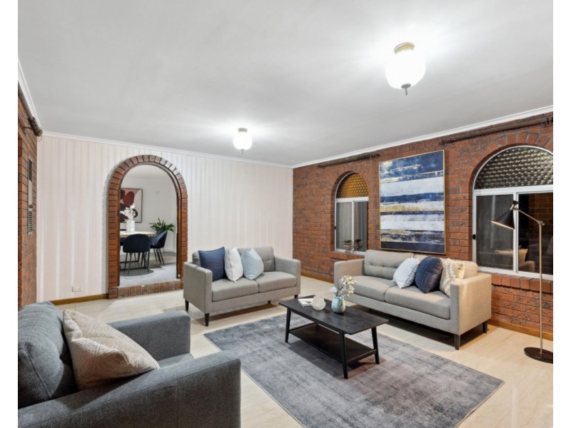 95 Black Road, Flagstaff Hill SA 5159