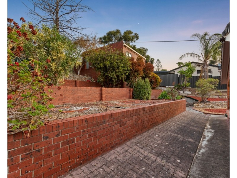 95 Black Road, Flagstaff Hill SA 5159