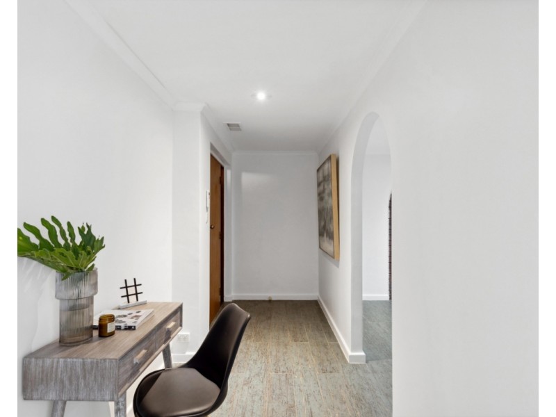 95 Black Road, Flagstaff Hill SA 5159