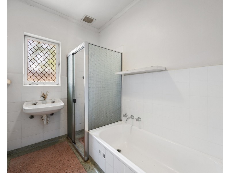 37 Warwick Grove, Morphett Vale SA 5162