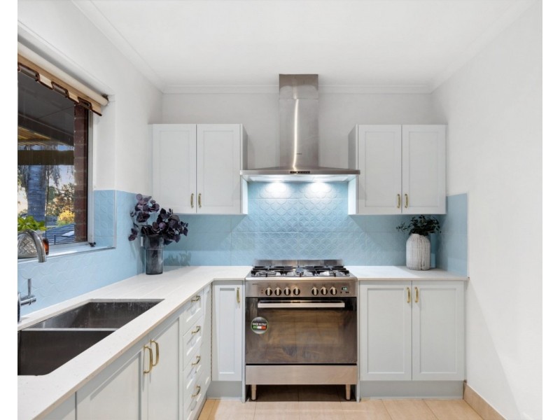 95 Black Road, Flagstaff Hill SA 5159