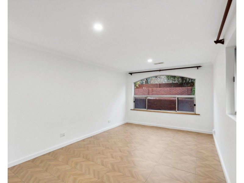95 Black Road, Flagstaff Hill SA 5159