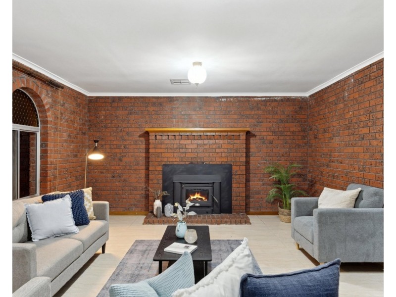 95 Black Road, Flagstaff Hill SA 5159
