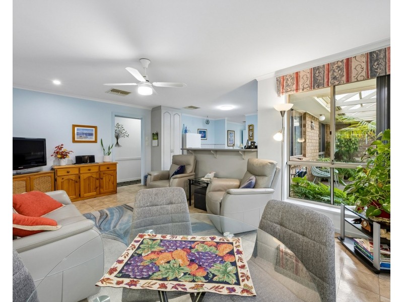 8 Churston Place, Moana SA 5169