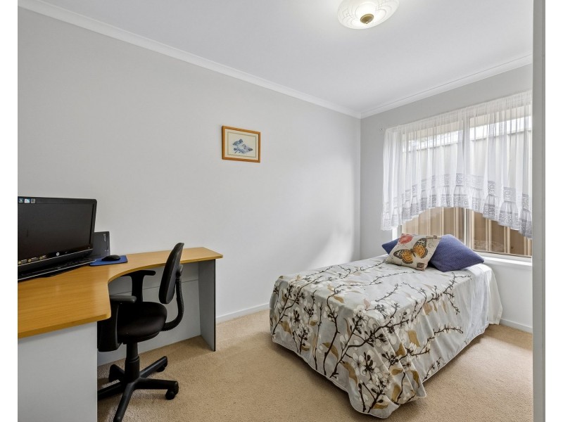 8 Churston Place, Moana SA 5169