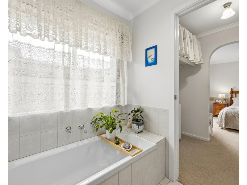 8 Churston Place, Moana SA 5169