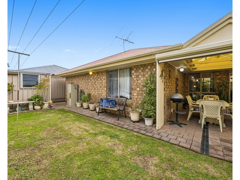 8 Churston Place, Moana SA 5169