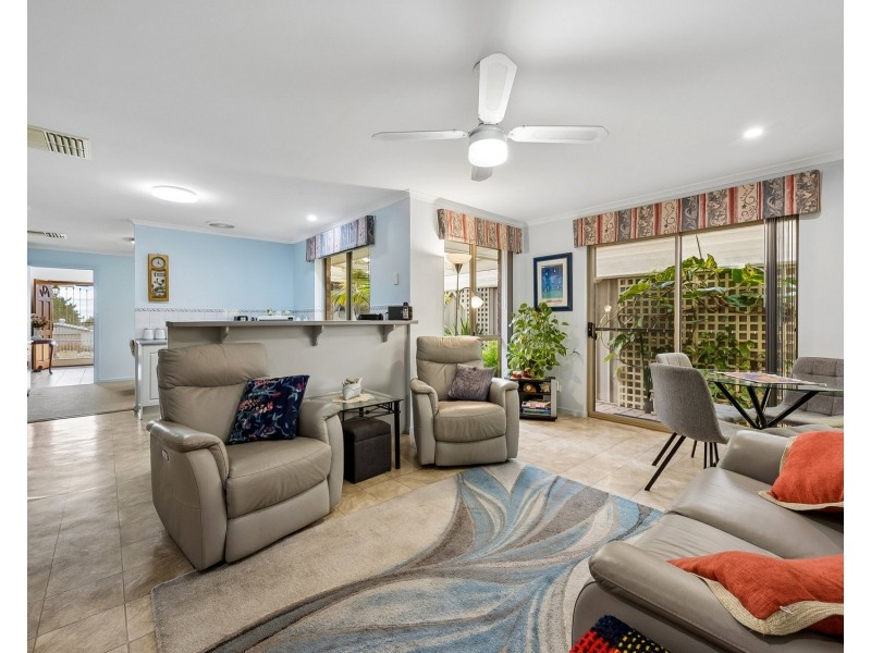 8 Churston Place, Moana SA 5169