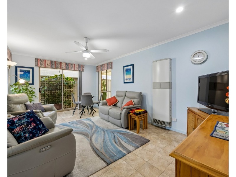 8 Churston Place, Moana SA 5169