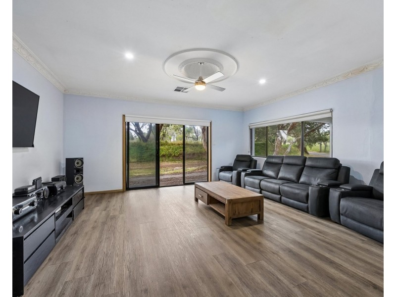 304 Upper Pennys Hill Road, Onkaparinga Hills SA 5163