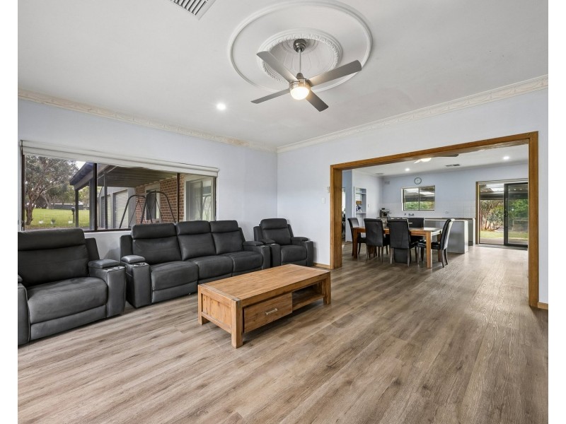 304 Upper Pennys Hill Road, Onkaparinga Hills SA 5163